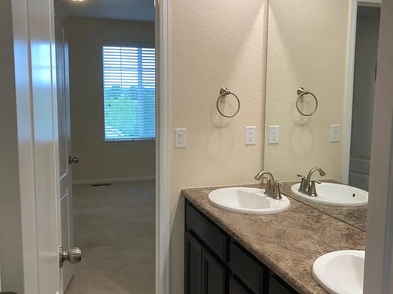 5412 E 140th Pl — Photo 10