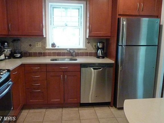 4th image of 2706 John Marshall Dr