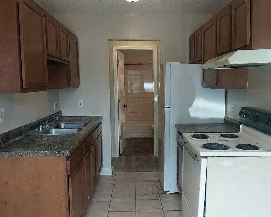 1st image of 1841 Magnolia Ave E #104