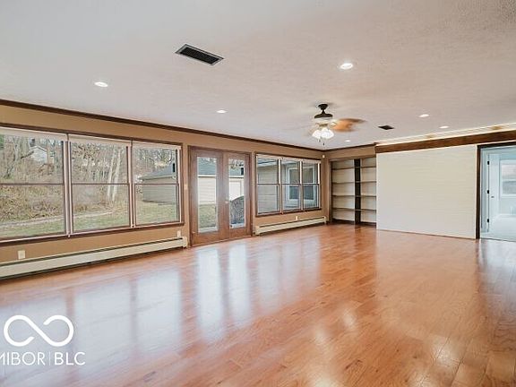 5th image of 1158 Woodlawn Dr