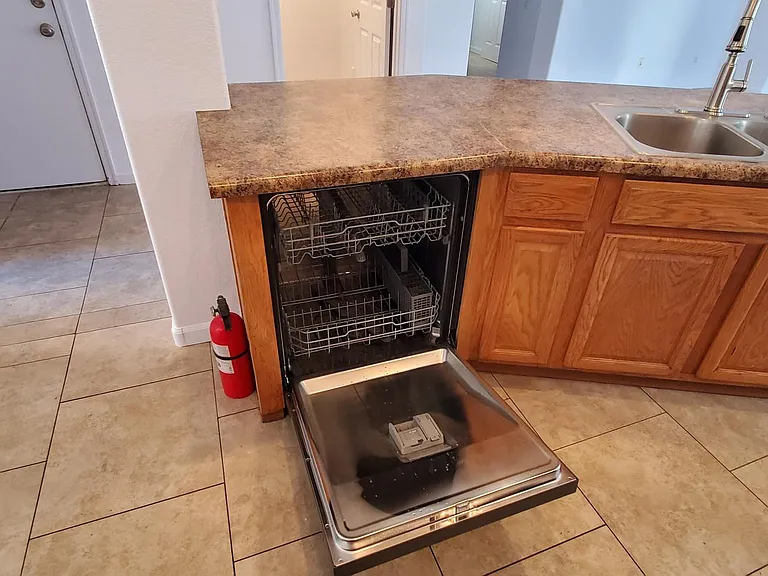 Kitchen - Stainless steel tub dishwasher