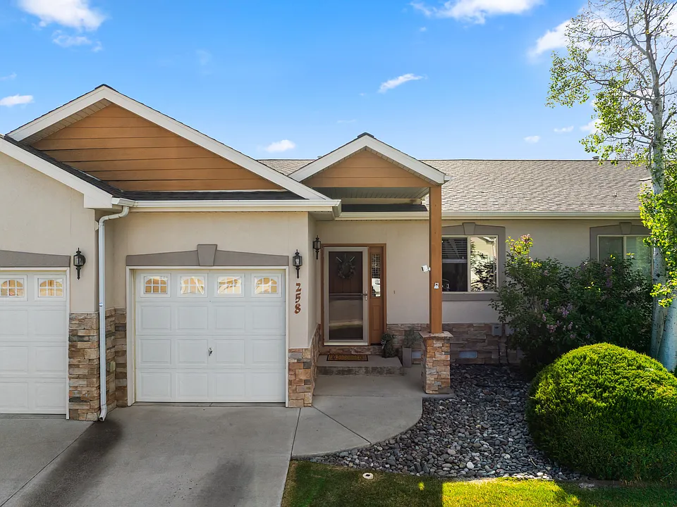 258 Crossroads Cir
