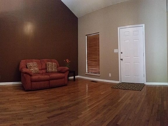 4th image of 988 Cheekwood Trl