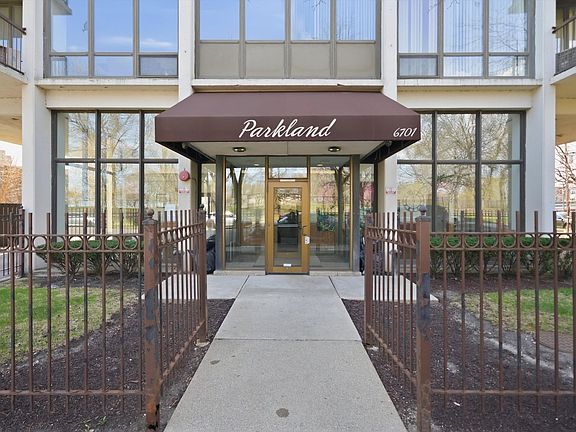 2nd image of 6701 S Crandon Ave APT 8C