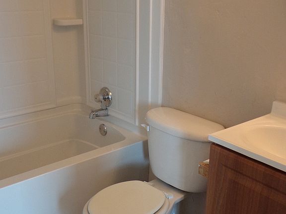 4th image of 3184 N Truwood Dr APT D