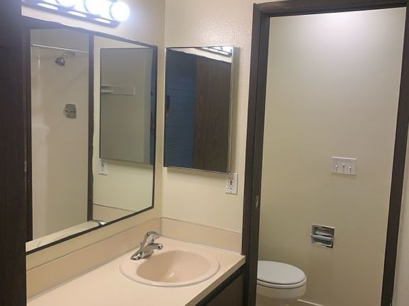 5th image of 1609 1st St APT 11