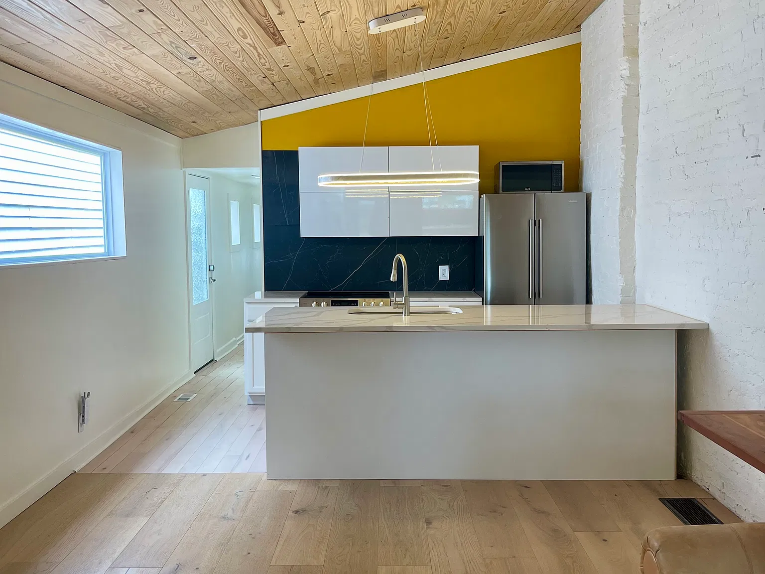 1 bed, 880 sqft, $1,495 — Photo 3