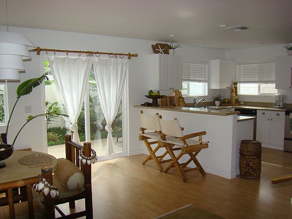 Dining Bar and Dining Room