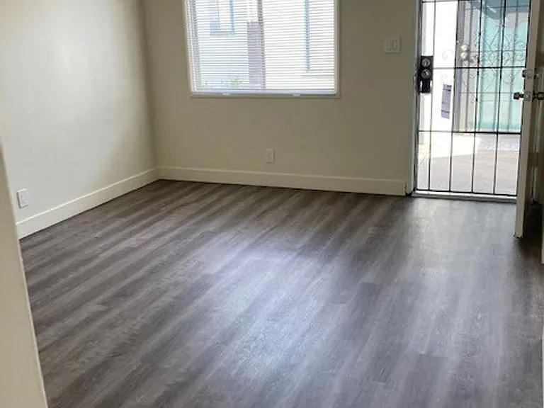 Apt 118th Place — Photo 5