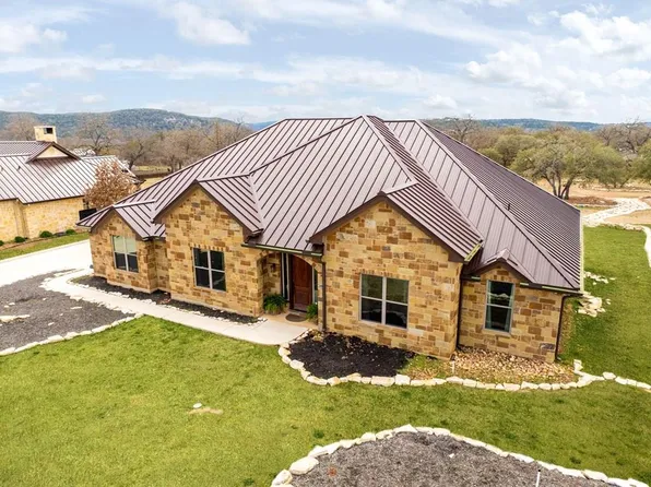 146 Oakhampton Trl, Ingram, TX 78025