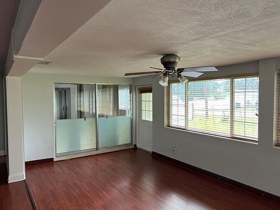 2nd image of 1100 Live Oak Ct