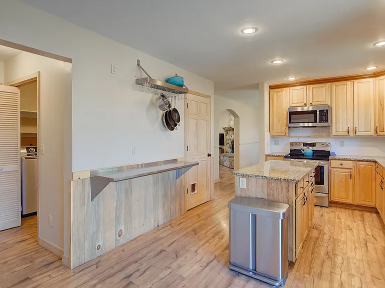 370 Kelhi Ct — Photo 8