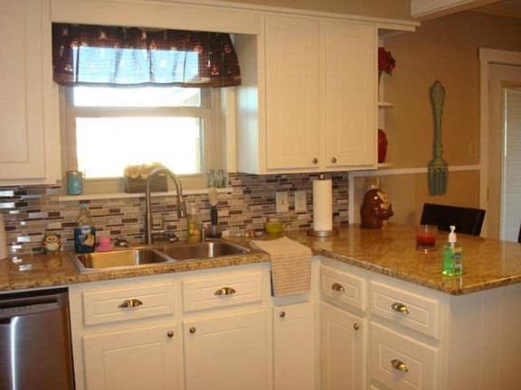 5th image of 505 Carlyle Dr