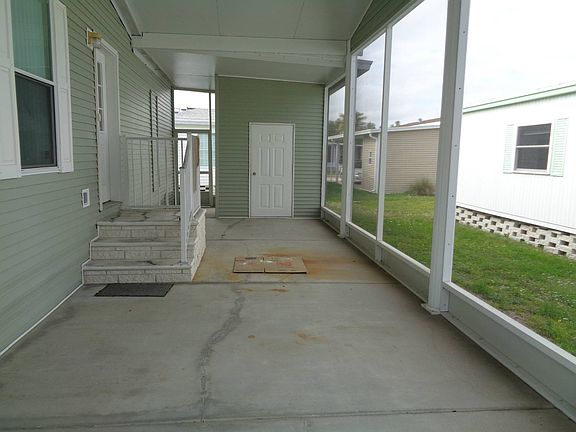 4th image of 7604 Cadiz Ave
