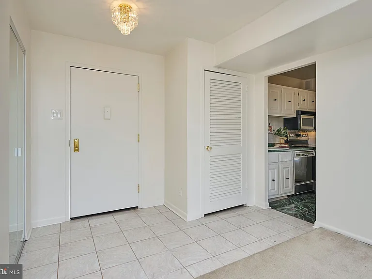 5340 Holmes Run Pkwy #601 — Photo 3