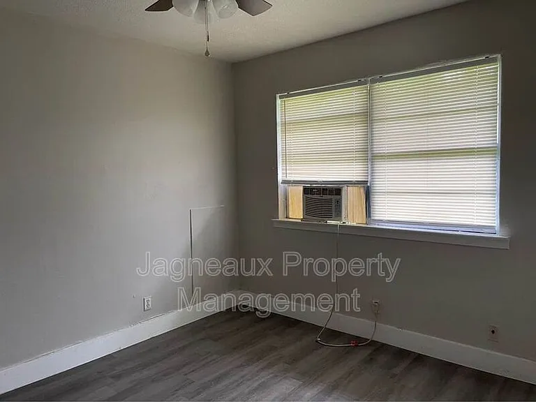 1205 Sunset Dr — Photo 4