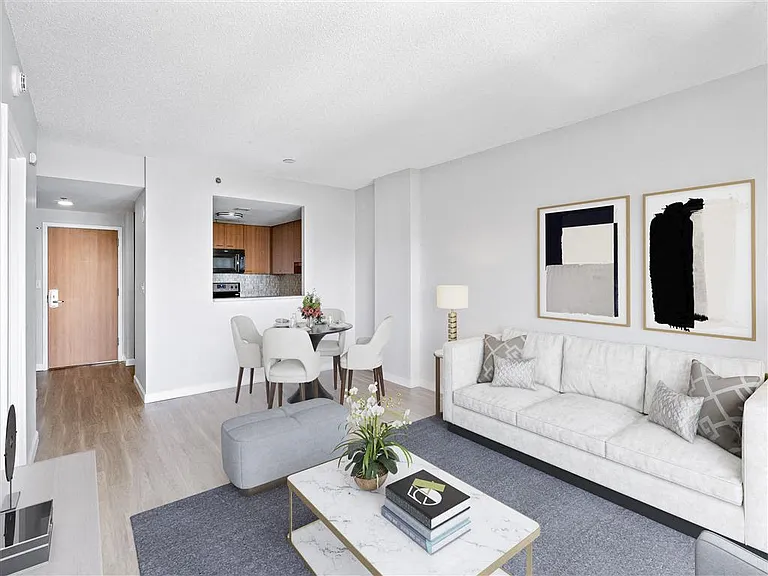 91 Sidney — Photo 8