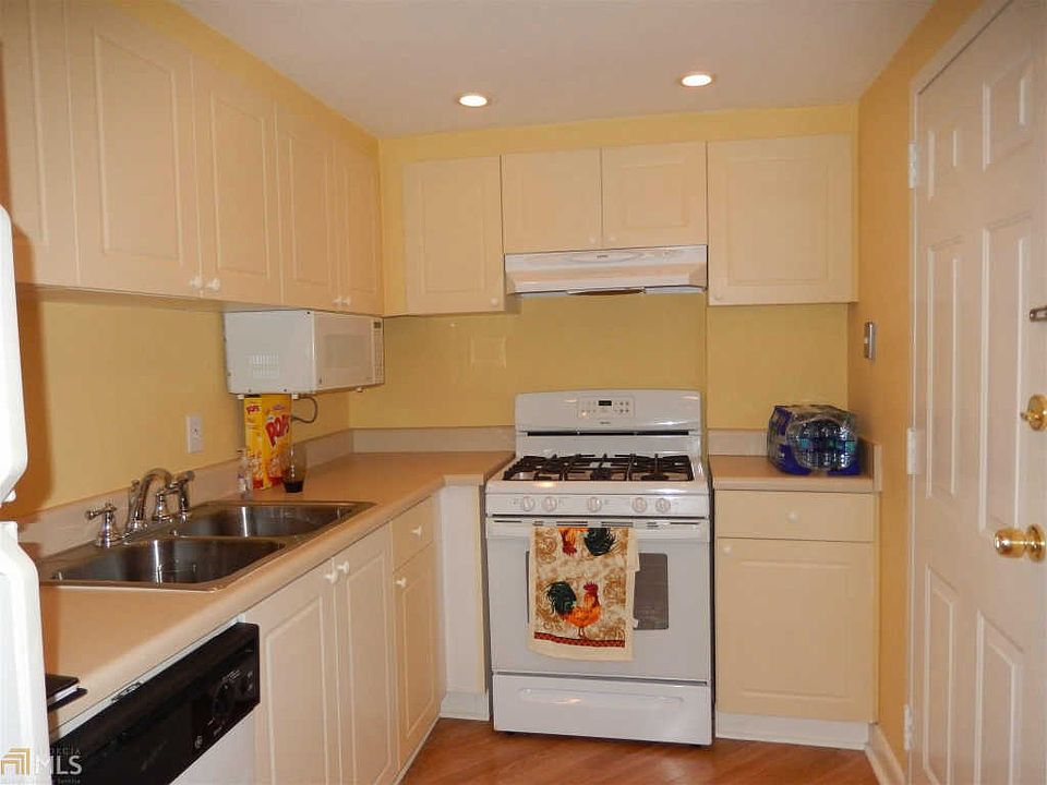 2nd image of 1501 Clairmont Rd APT 1428