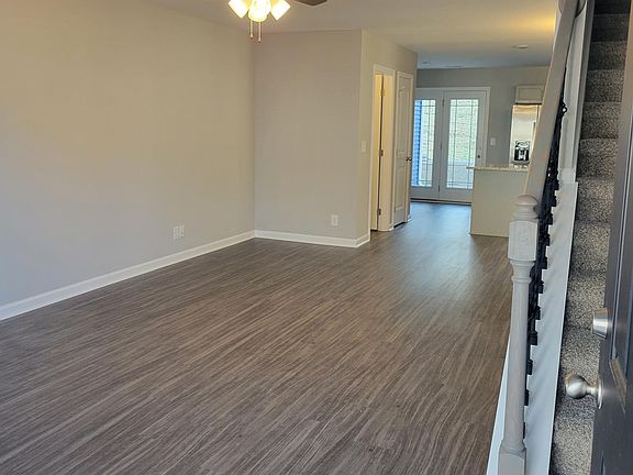 5th image of 262 Woodland Valley Ln