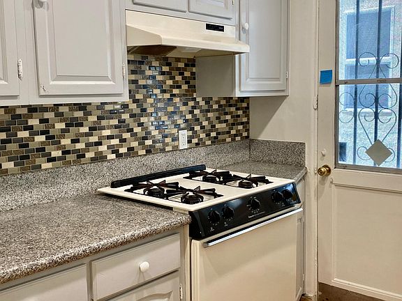5th image of 405 S Crescent Dr