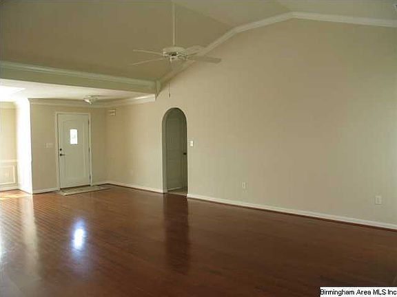 3rd image of 215 Eagle Cove Ln