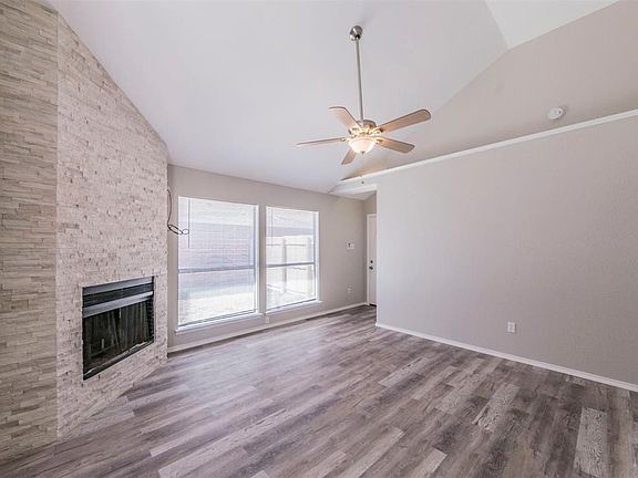 4th image of 4744 Jasmine Dr