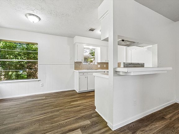 3rd image of 1302 Gamma St