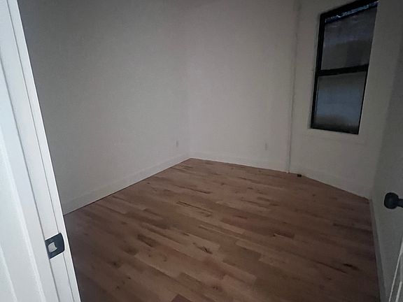 3rd image of 35 Lawrence St #4