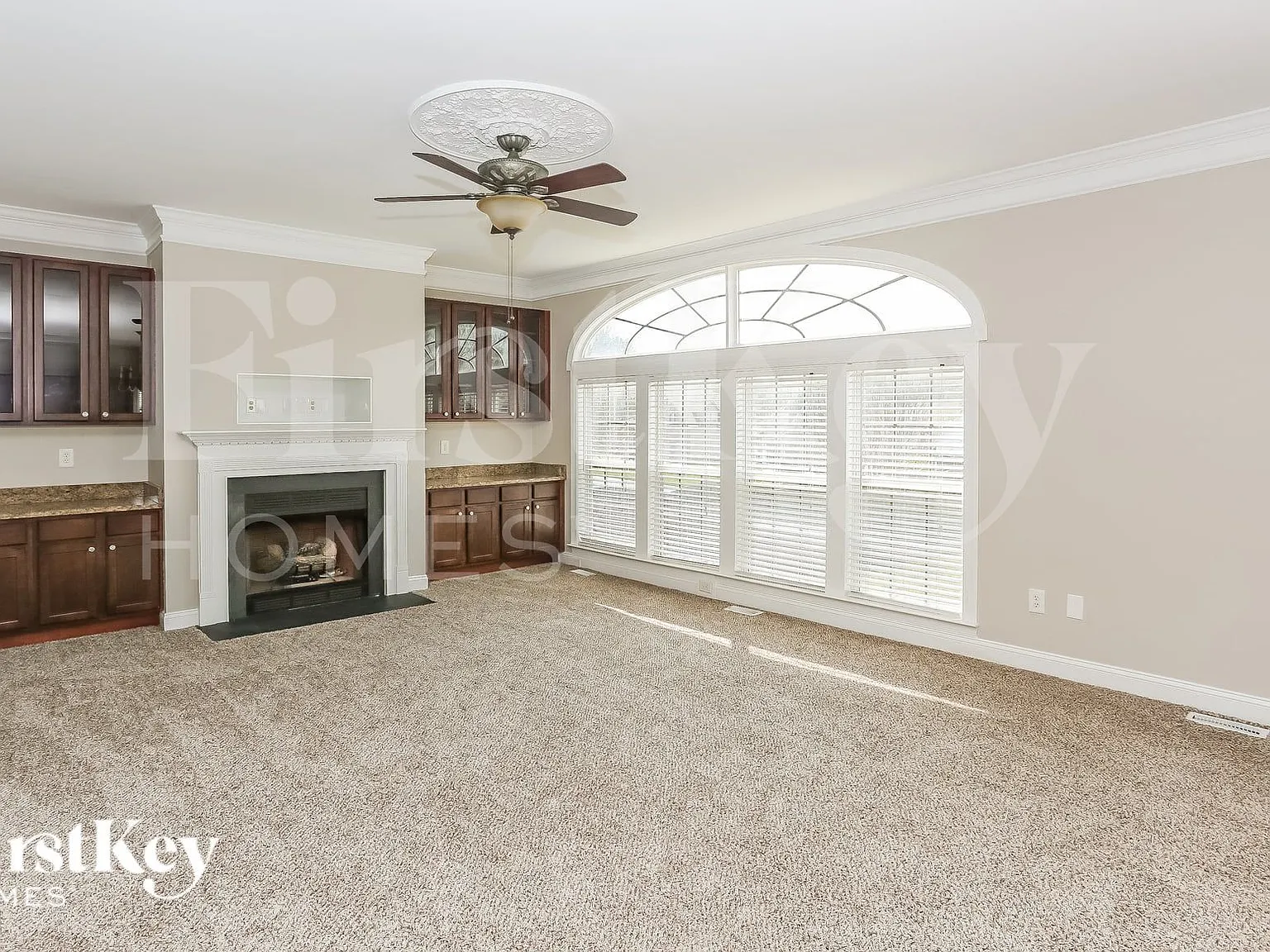 3 bed, 3.5 bath, 2554 sqft, $2,210 — Photo 4