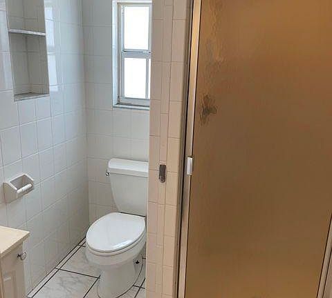 2nd image of 605 SE 13th St #3