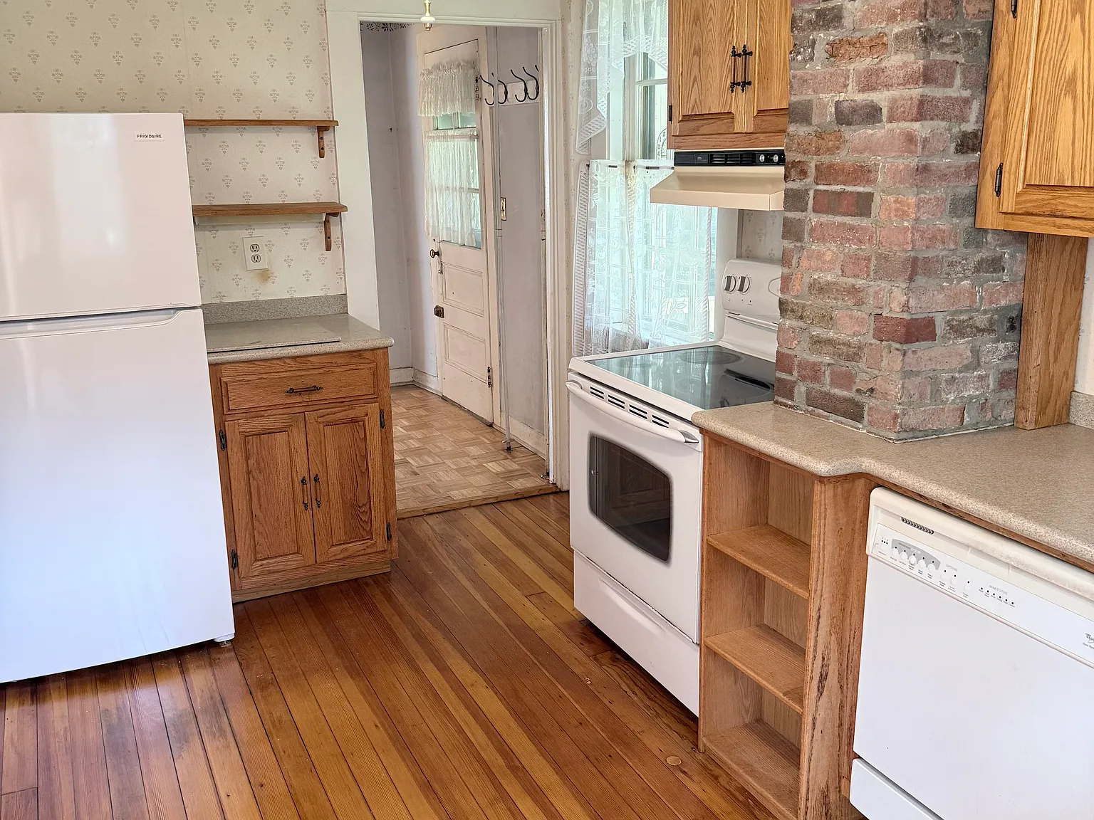 2 bed, 1.5 bath, 1444 sqft, $2,750 — Photo 3