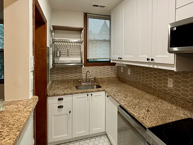 1661 Park Rd NW #201 — Photo 4