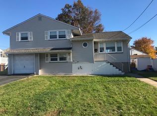 32 Jackson Ave, Carteret, NJ 07008