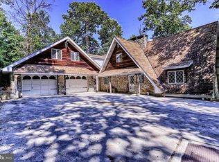 7973 Woodland Dr, Hanover, PA