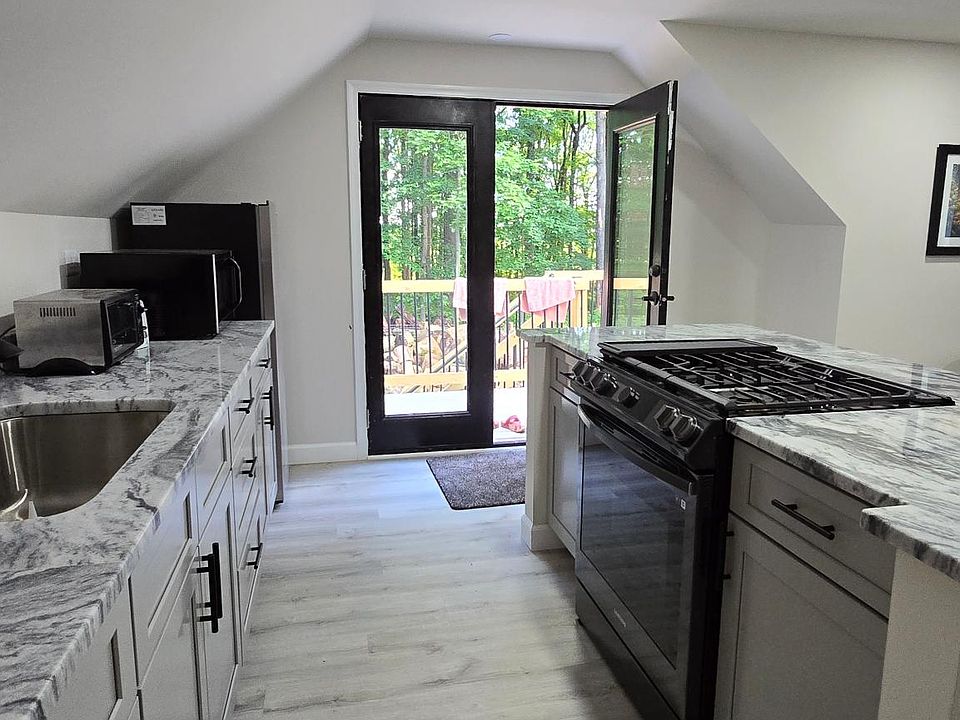 1st image of 6585 Lovers Ln