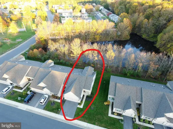 10 Fountainview Dr, Newark, DE 19713