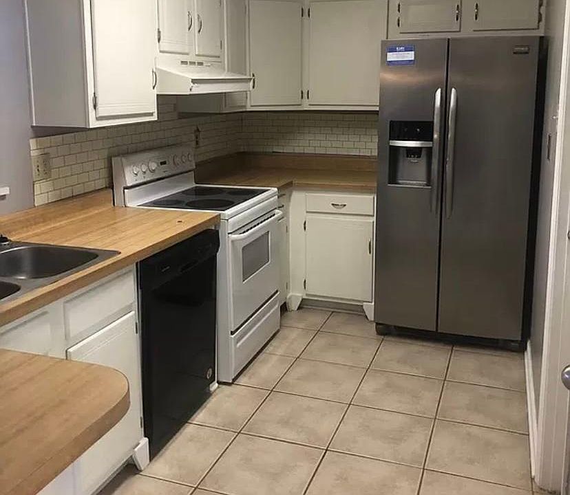 1st image of 204 Chaumont Dr