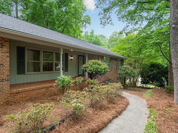5th image of 205 Oak Ridge Ct