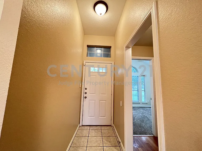788 Robin Ct — Photo 18