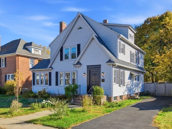 98 Pinehurst Rd, Holyoke, MA 01040