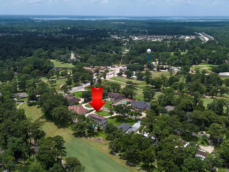 22 Winged Foot Dr — Photo 2