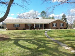 208 Overbrook Dr, Bristol, TN 37620