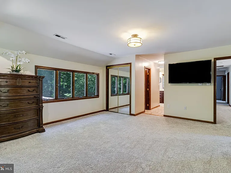 8150 Plowden Dr — Photo 46