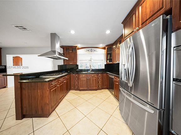 4th image of 10485 SW 109th St