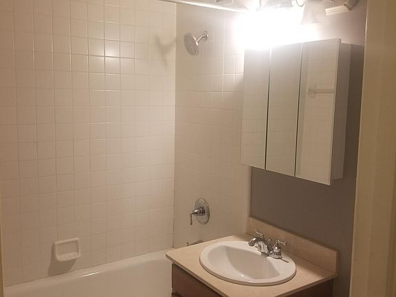 5th image of 15 E Kirby St APT 215