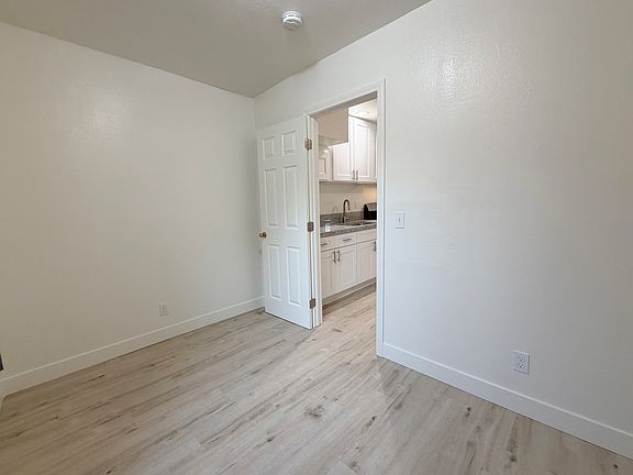 5th image of 1823 Gardenia Ave
