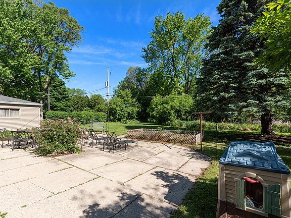 4th image of 1930 W Brantwood Ave