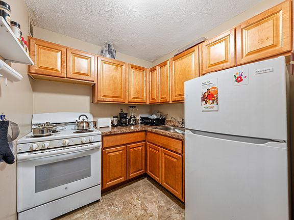 3rd image of 72 Montgomery St #1df2d6feb