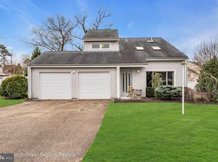 121 W Cypress Rd, Toms River, NJ 08753