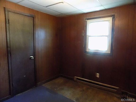 5th image of 25618 Surry Ave